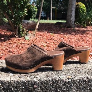 UGG Abbie Chocolate Womens Clogs